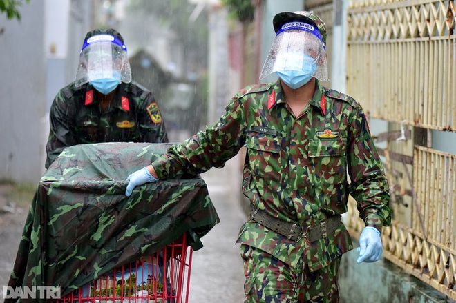 Bản tin Covid-19: Quân đội hỗ trợ TPHCM chống dịch, Hà Nội có điểm nóng mới - 3