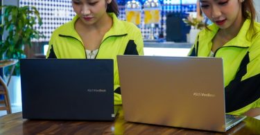 Khan hàng, giá laptop tăng theo ngày tại Việt Nam - 1