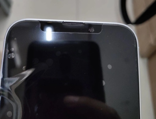 Lộ ảnh thực tế iPhone 13 Pro, không khác biệt so với phiên bản cũ - 2 Lộ ảnh thực tế iPhone 13 Pro, không khác biệt so với phiên bản cũ - 2
