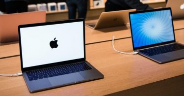 MacBook khan hàng, liên tục tăng giá tại Việt Nam - 1