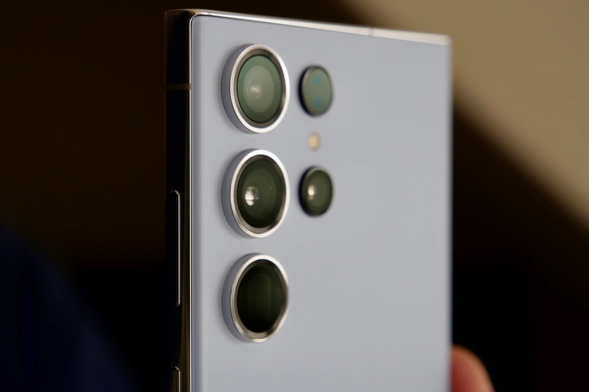 iPhone 15 Pro Max quá "sang, xịn, mịn", nhưng mẫu máy ra mắt nửa năm trước của Samsung dường như vẫn trên một bậc? - Ảnh 3.